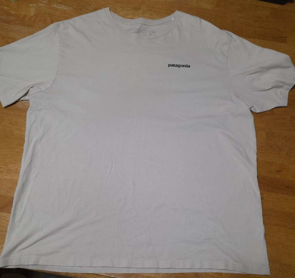 Patagonia T-Shirt Size XL Off White Organic Cotton P-6 Logo Graphic Tee